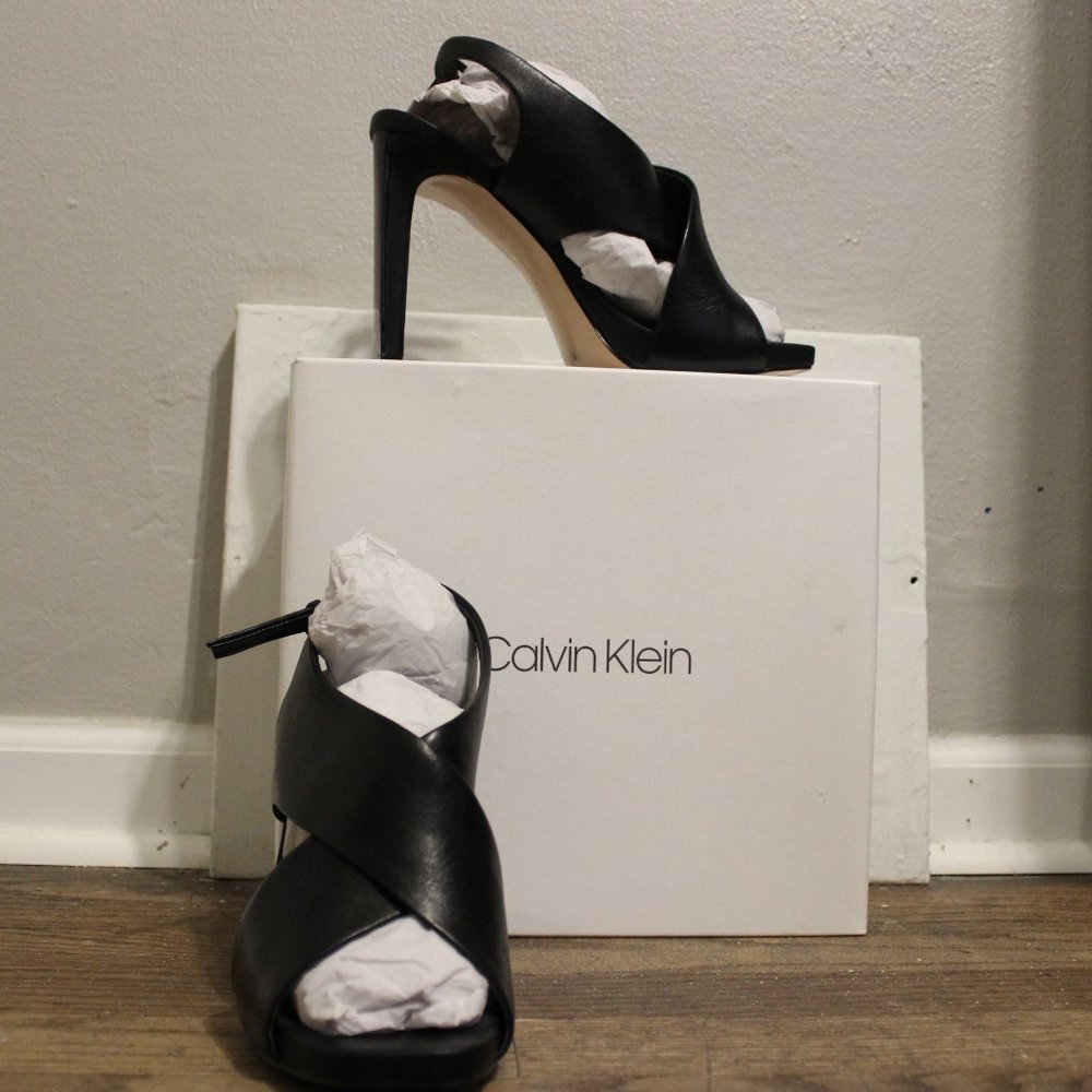 Calvin Klein Pump - Picture 6 of 6